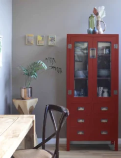 Asiatische Vitrine Yantai rot