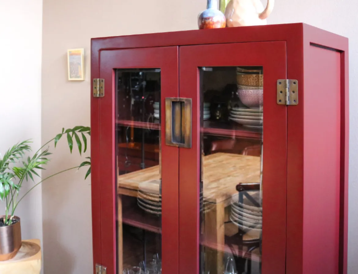 Asiatische Vitrine Yantai rot