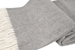Premium Kuscheldecke in hellgrau