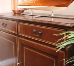 Sideboard 2-türig Mahagoni
