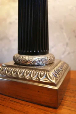 Stilvolle Säulenlampe